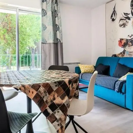Aux Portes De Apartment